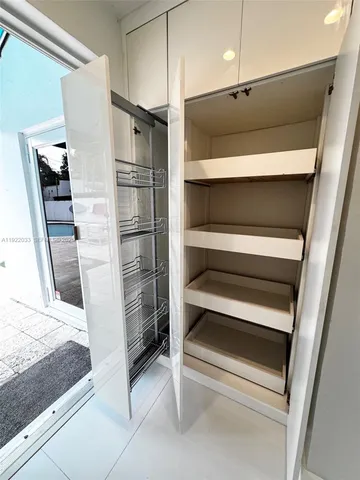 $20,000 | 3470 Sheridan Avenue, Miami Beach, FL 33140