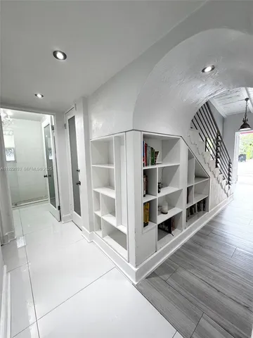 $20,000 | 3470 Sheridan Avenue, Miami Beach, FL 33140