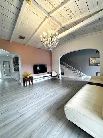 $20,000 | 3470 Sheridan Avenue, Miami Beach, FL 33140