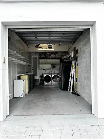 $14,000 | 3470 Sheridan Avenue, Miami Beach, FL 33140