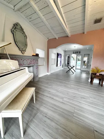 $20,000 | 3470 Sheridan Avenue, Miami Beach, FL 33140