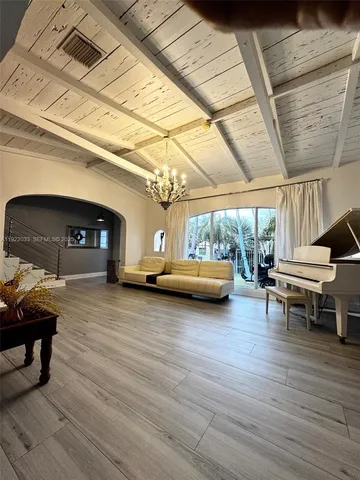 $20,000 | 3470 Sheridan Avenue, Miami Beach, FL 33140