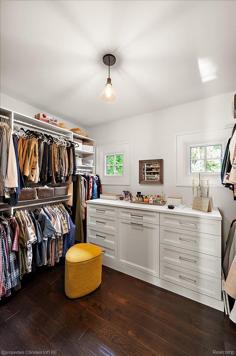 528 Covington Road Bloomfield Hills, MI 48301 - Photo 34 of 75 Walk in closet