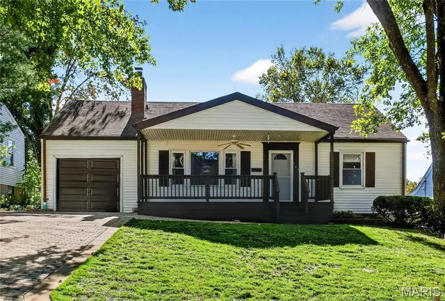 $429,000 | 180 Doorack Lane, Kirkwood, MO 63122