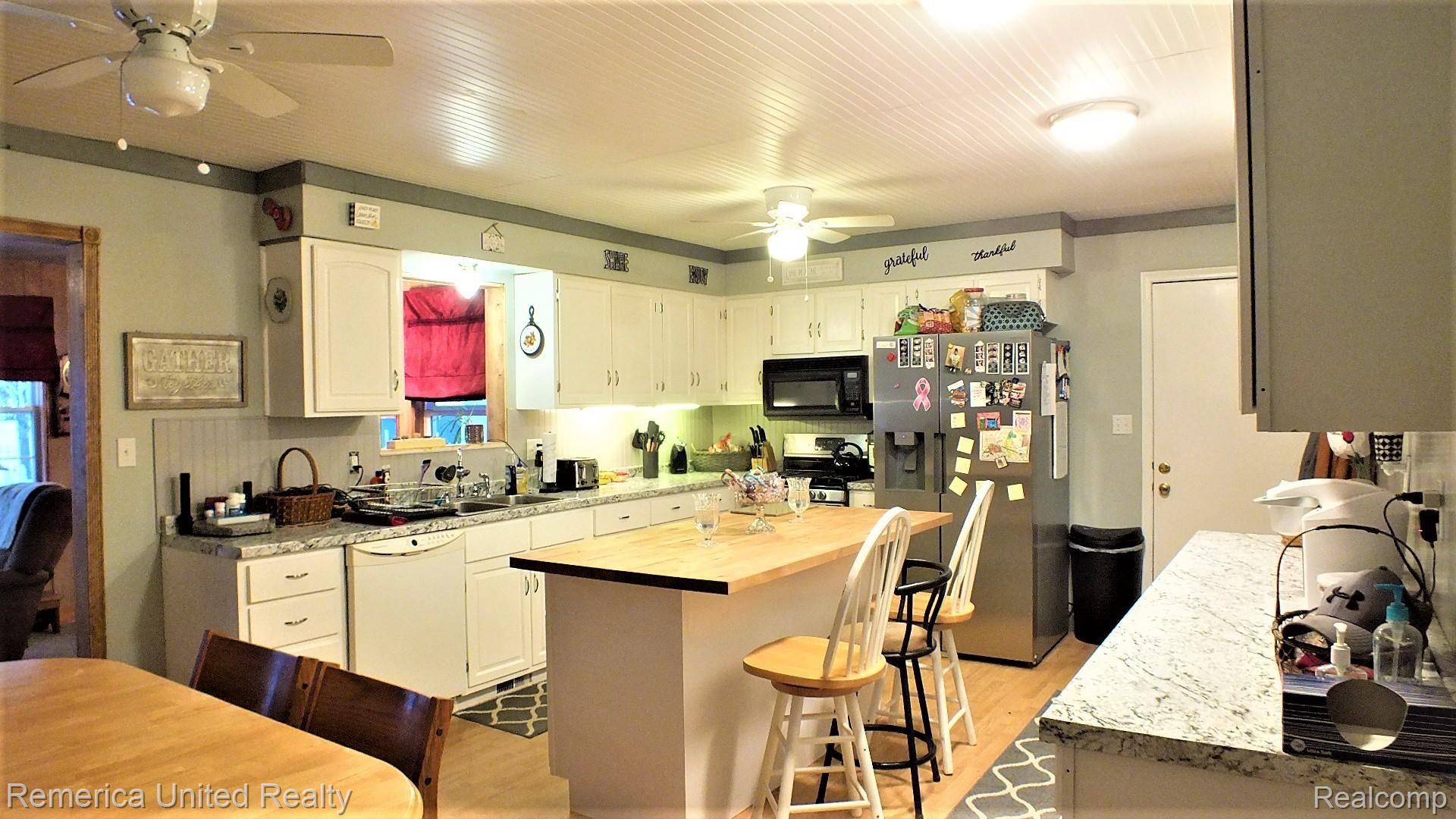 3369 Susan Drive Howell, MI 48855 - Photo 19 of 24 DSCF4047 (2).JPG