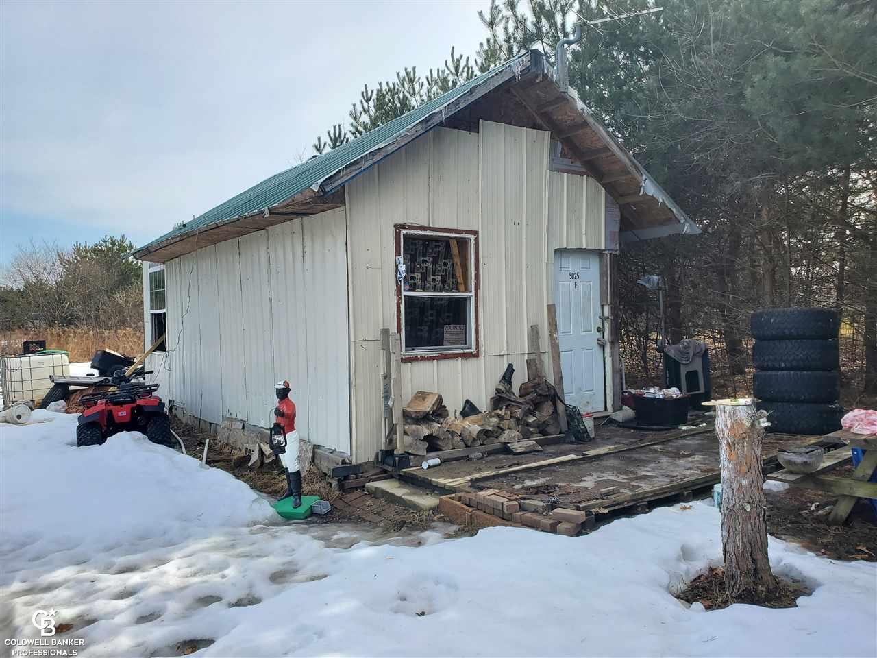 8116 Duquette Road Yale, MI 48097 - Photo 3 of 10