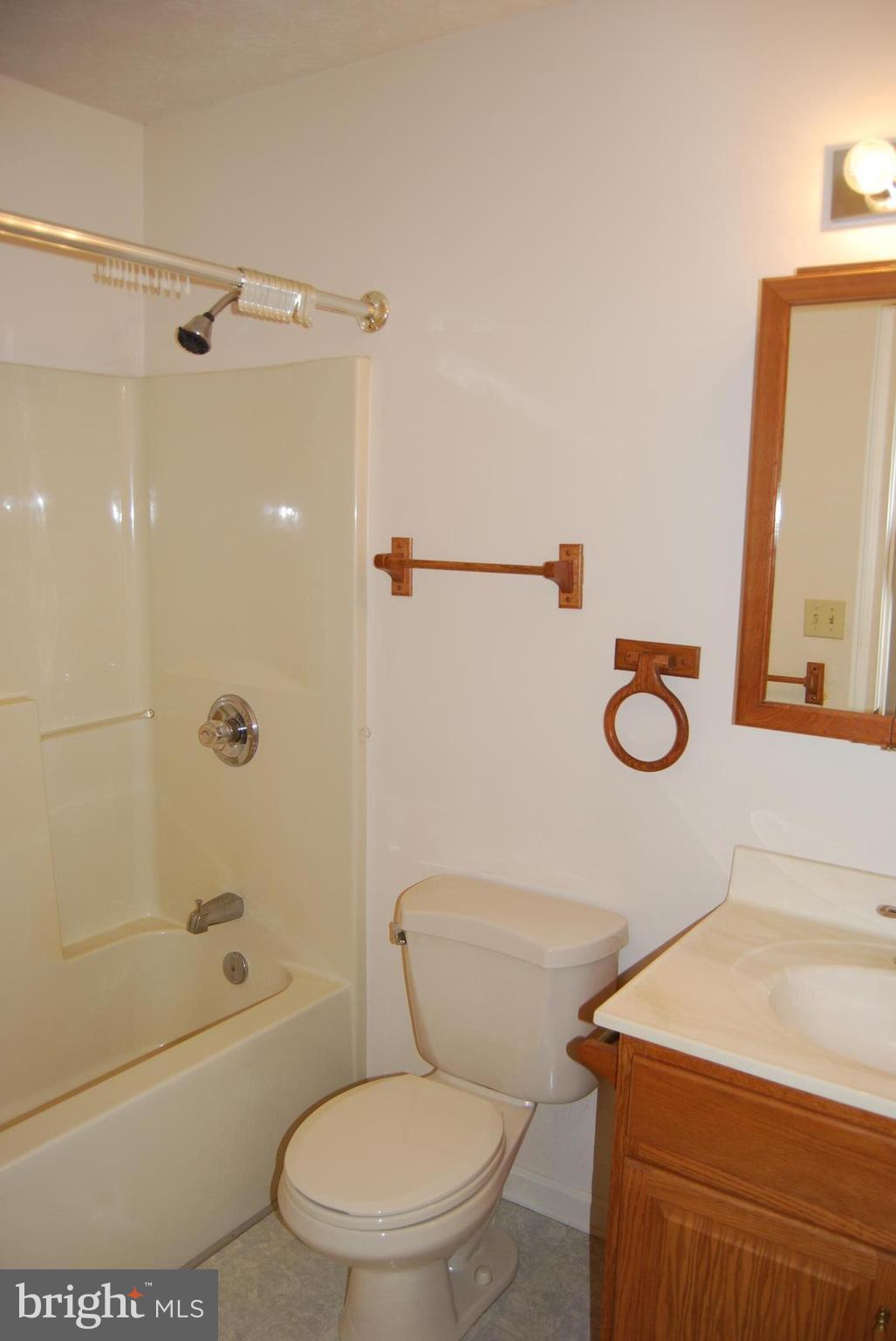 12101 Green Ridge Road Northeast Flintstone, MD 21530 - Photo 22 of 27 Hall Bath