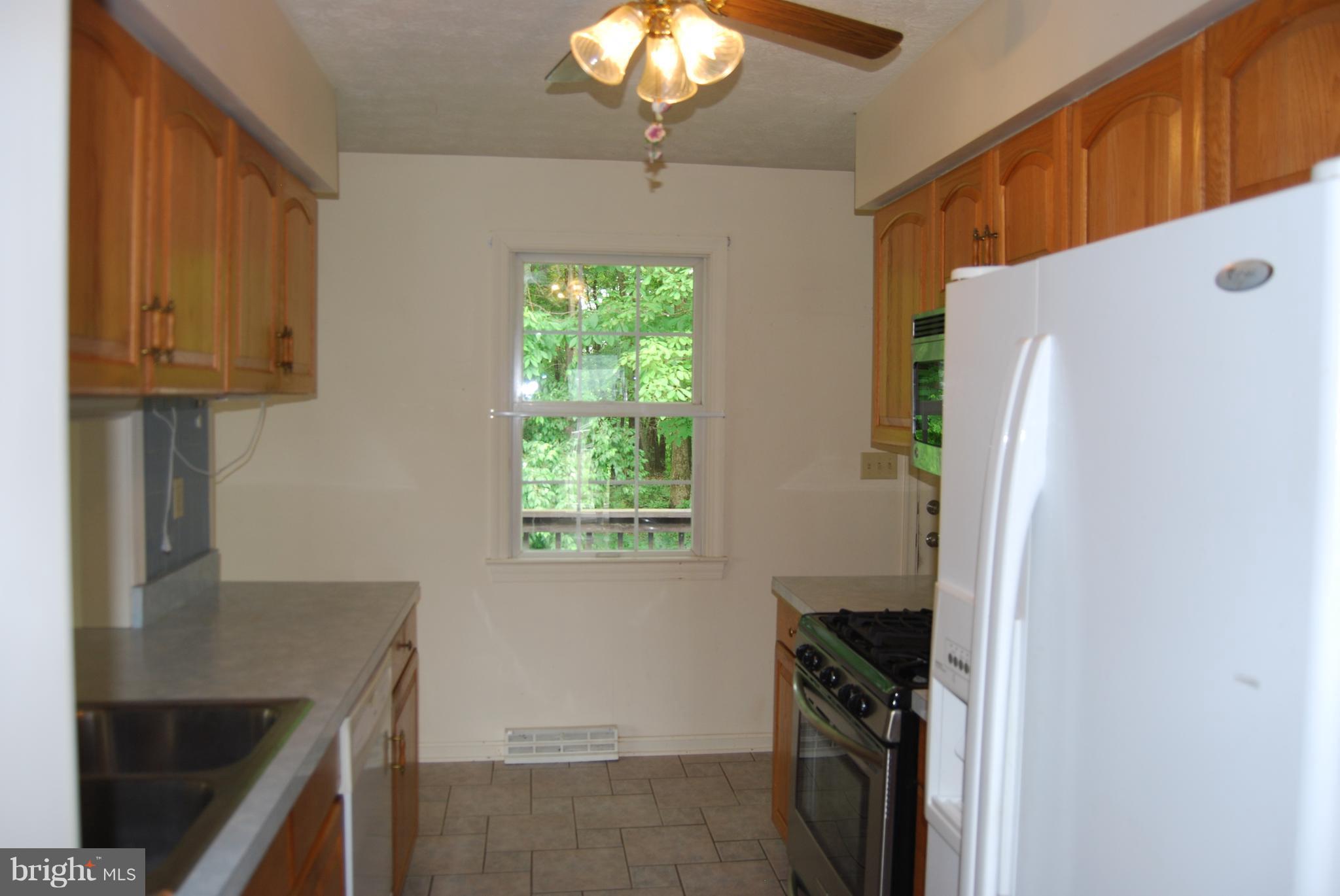 12101 Green Ridge Road Northeast Flintstone, MD 21530 - Photo 6 of 27 Kitchen