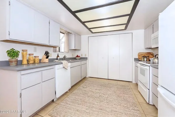 $2,300 | 8486 East Posse Circle, Prescott Valley, AZ 86314