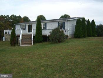 1176 Fairbee Road Berkeley Springs, WV 25411 - Photo 3 of 17 Deck