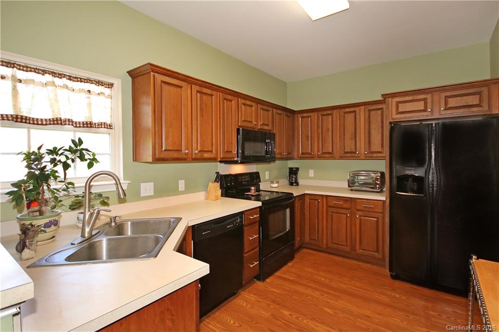 138 Ridge Bluff Road, Unit 119 Mooresville, NC 28115 - Photo 9 of 24 Gallery Image 9