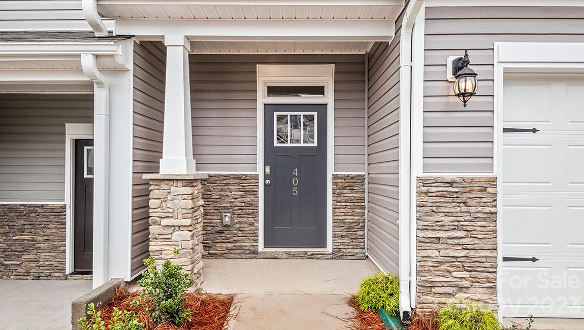 43 Ravens Rdg Road Hendersonville, NC 28792 - Photo 2 of 27 a front view of a house with a yard