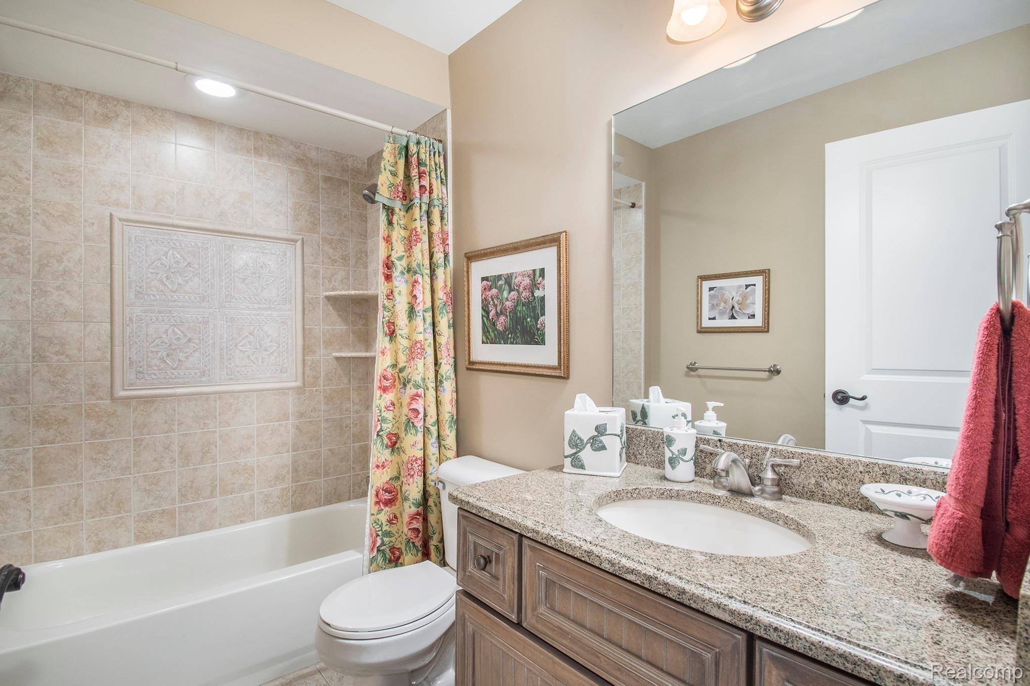 769 Quarry Drive Rochester, MI 48306 - Photo 17 of 45 17.jpg