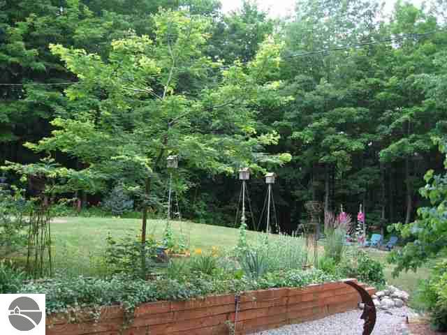 2443 East Kasson Road Cedar, MI 49621 - Photo 5 of 12 1690000-4.JPG