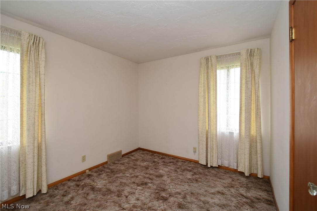 16286 Webster Road Cleveland, OH 44130 - Photo 12 of 25 Gallery Image 12