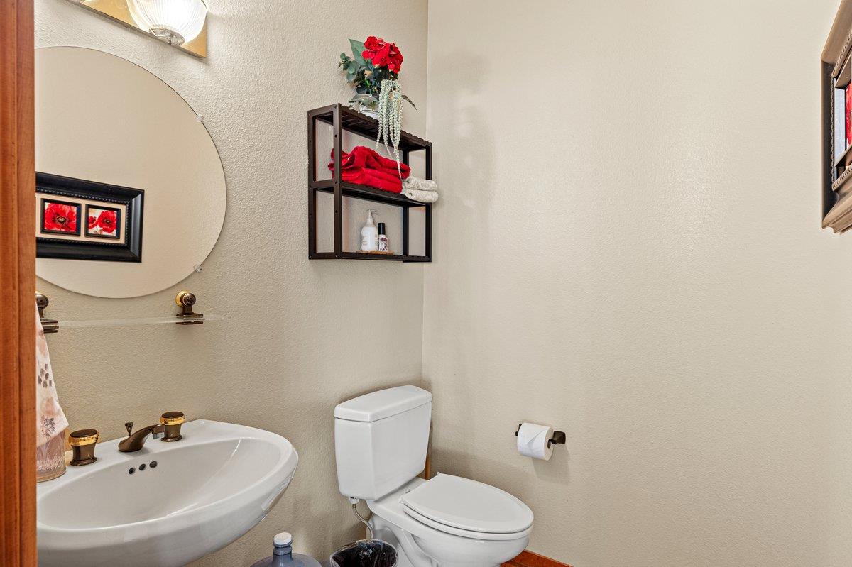 1144 Boole Road Applegate, CA 95703 - Photo 55 of 65 a bathroom with a toilet and a sink