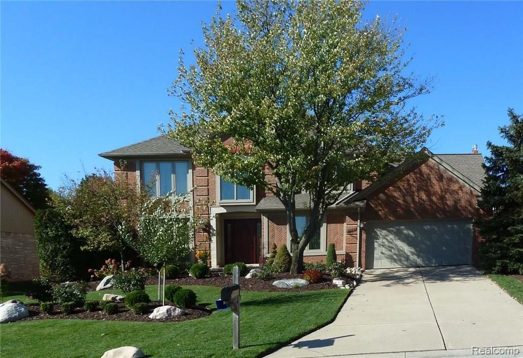 1099 Grandview Drive Rochester, MI 48306 - Photo 1 of 33 1099 Summer 2013-1.jpg