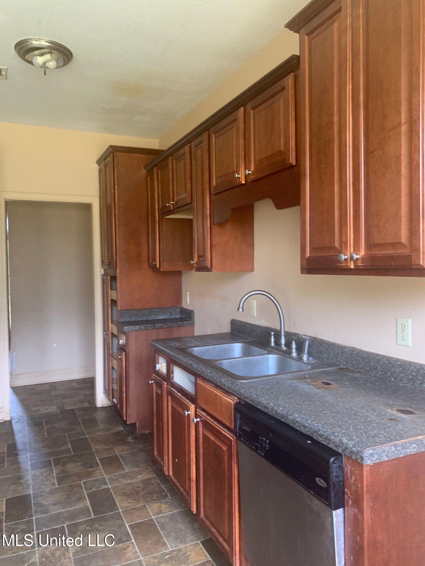 365 County 9 Road Bay Springs, MS 39422 - Photo 2 of 30 154-Jun 03 2025 02_39pm-rdL5