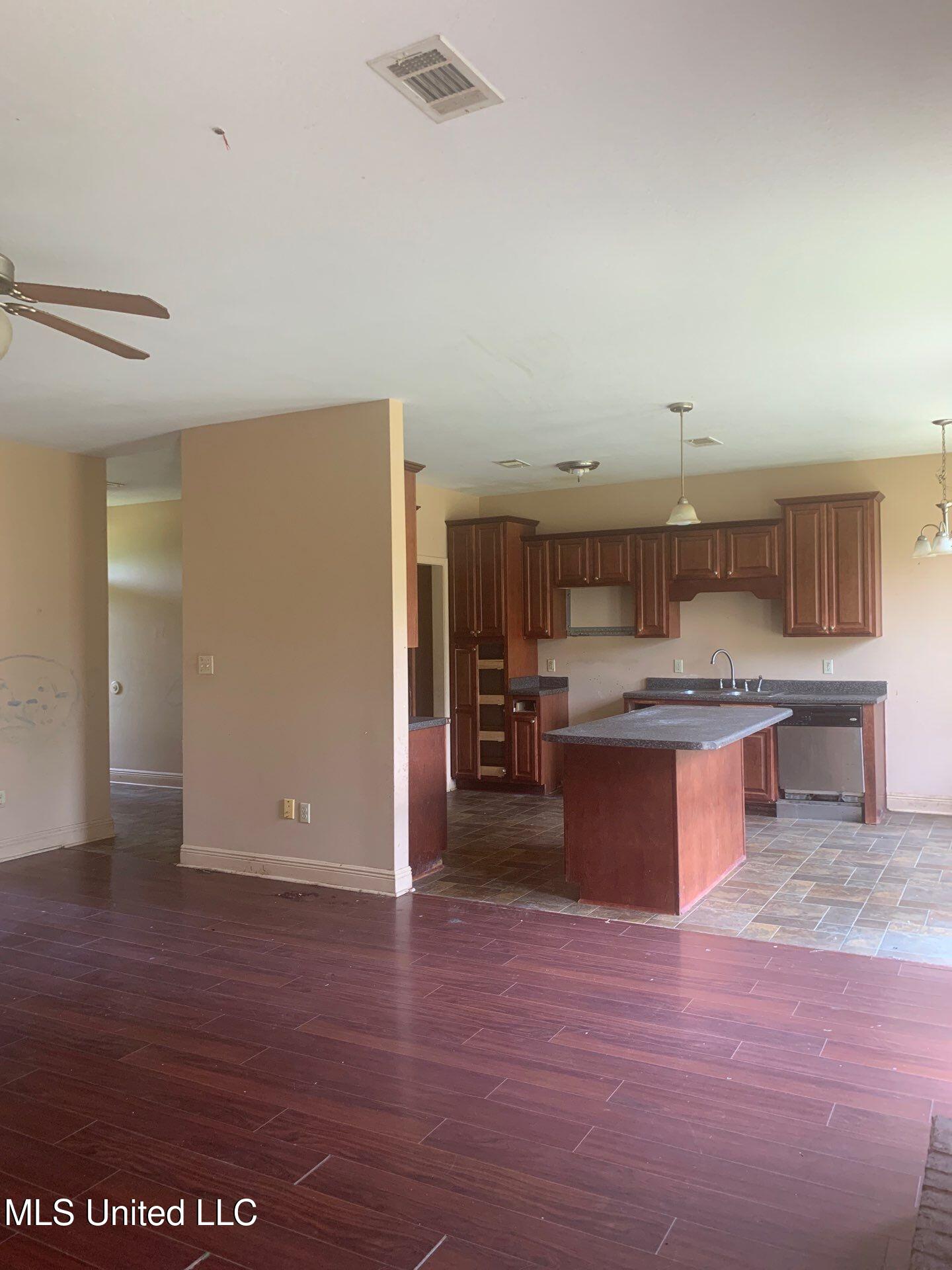 365 County 9 Road Bay Springs, MS 39422 - Photo 4 of 30 158-Jun 03 2025 02_39pm-2yhs