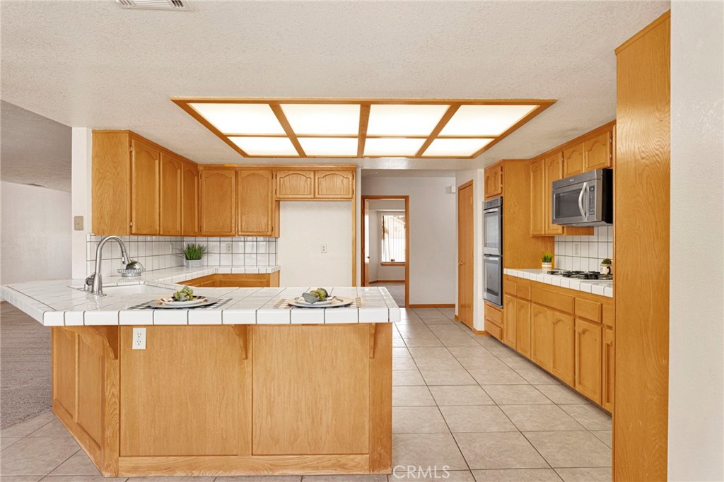13425 Rincon Road Apple Valley, CA 92308 - Photo 17 of 64 Gallery Image 17