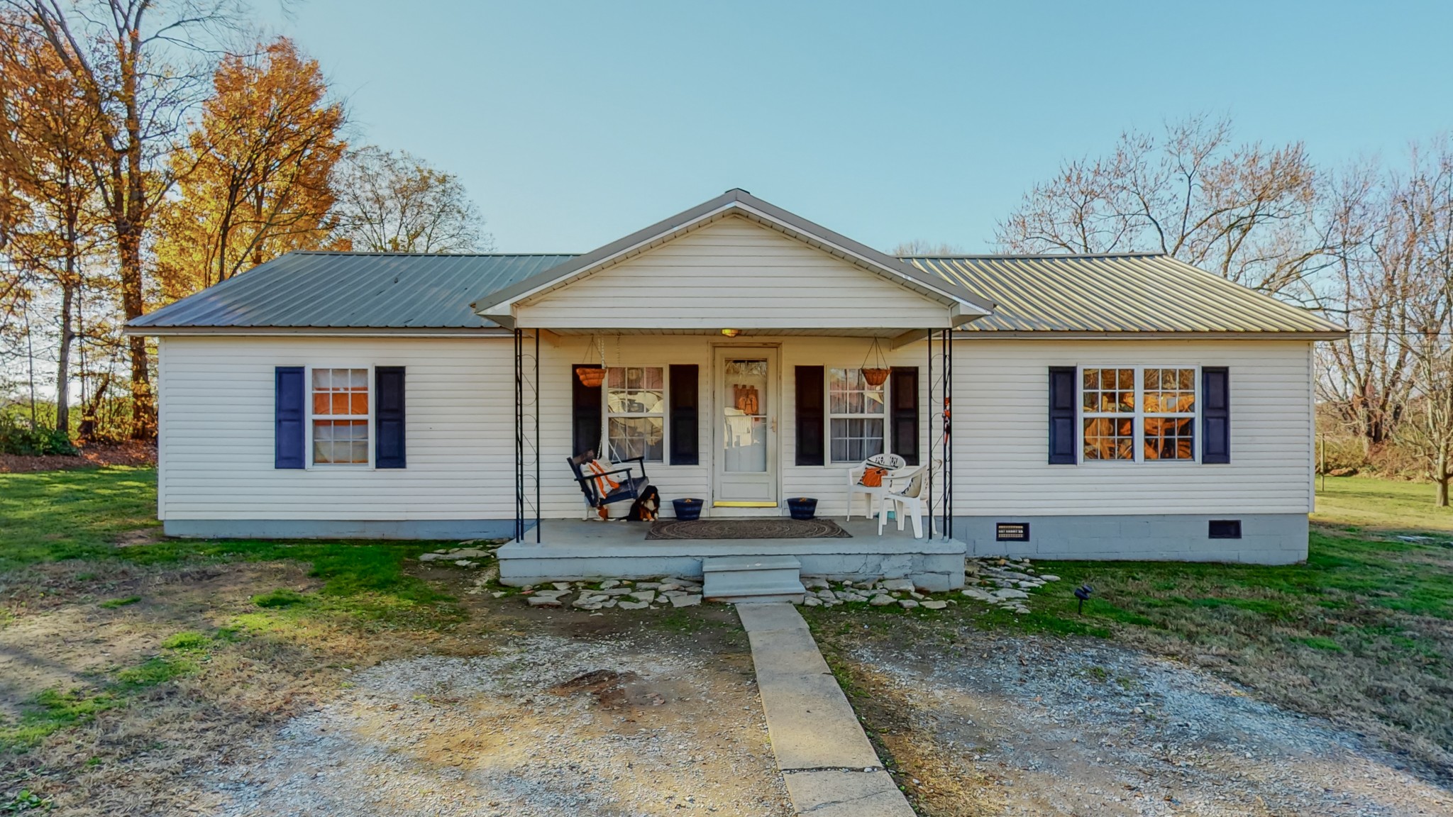 8 Layman Road Elora, TN 37328 - Photo 2 of 34 a front view of a house with garden