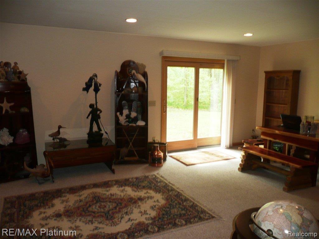 5272 Golf Club Road Howell, MI 48843 - Photo 8 of 22 Family Rm/Den