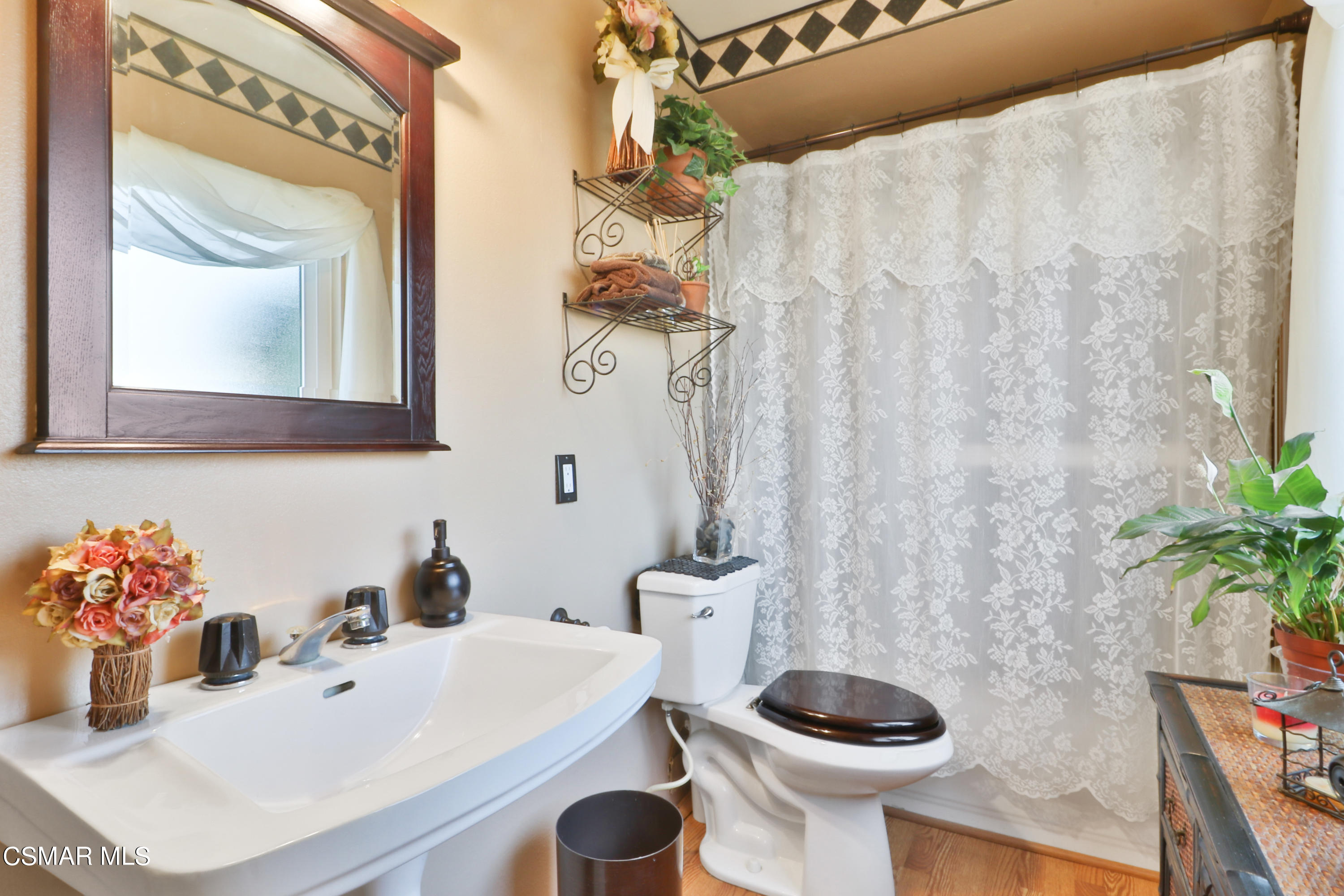 3042 Fitzgerald Road Simi Valley, CA 93065 - Photo 11 of 33 IMG_9688