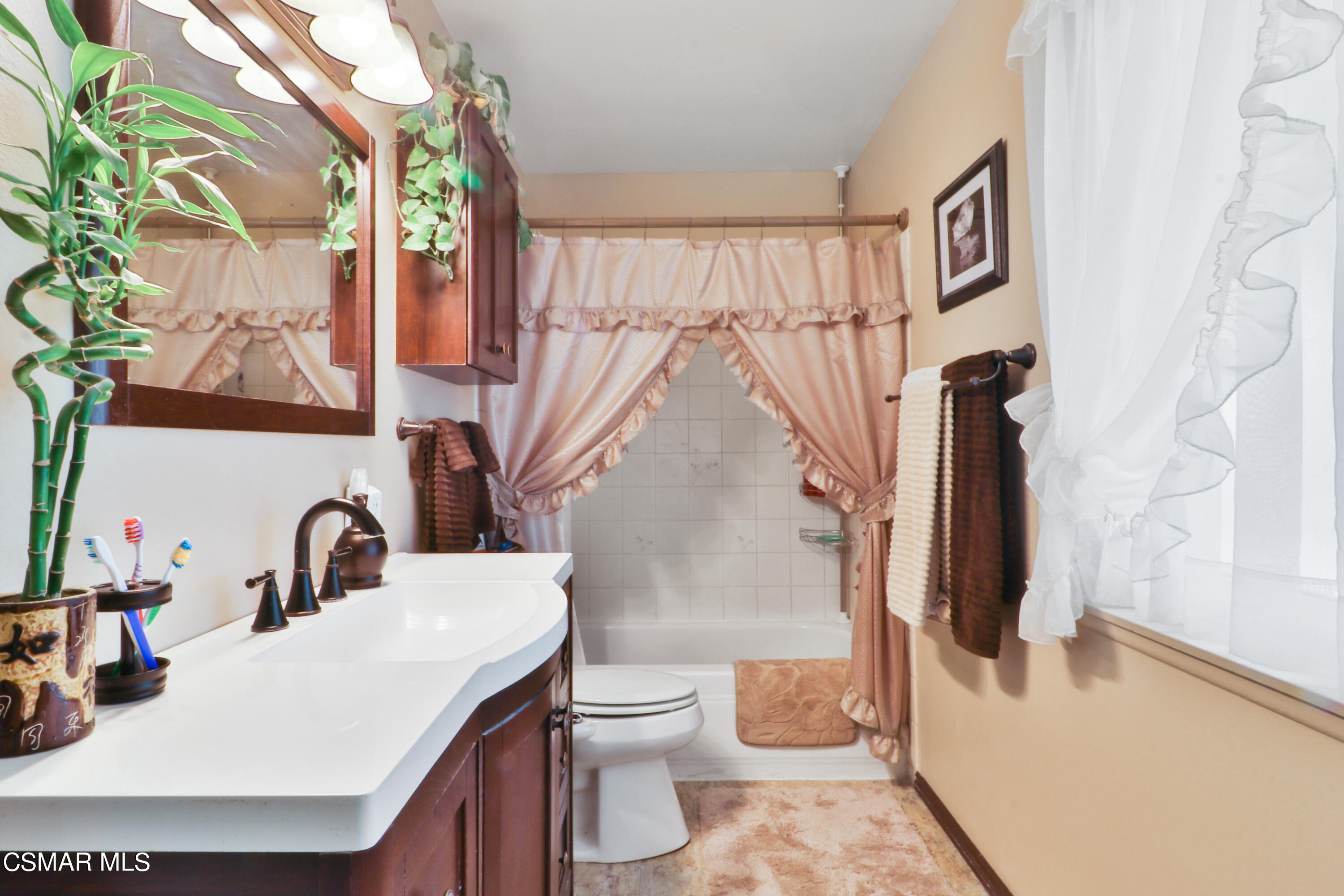 3042 Fitzgerald Road Simi Valley, CA 93065 - Photo 12 of 33 IMG_9689