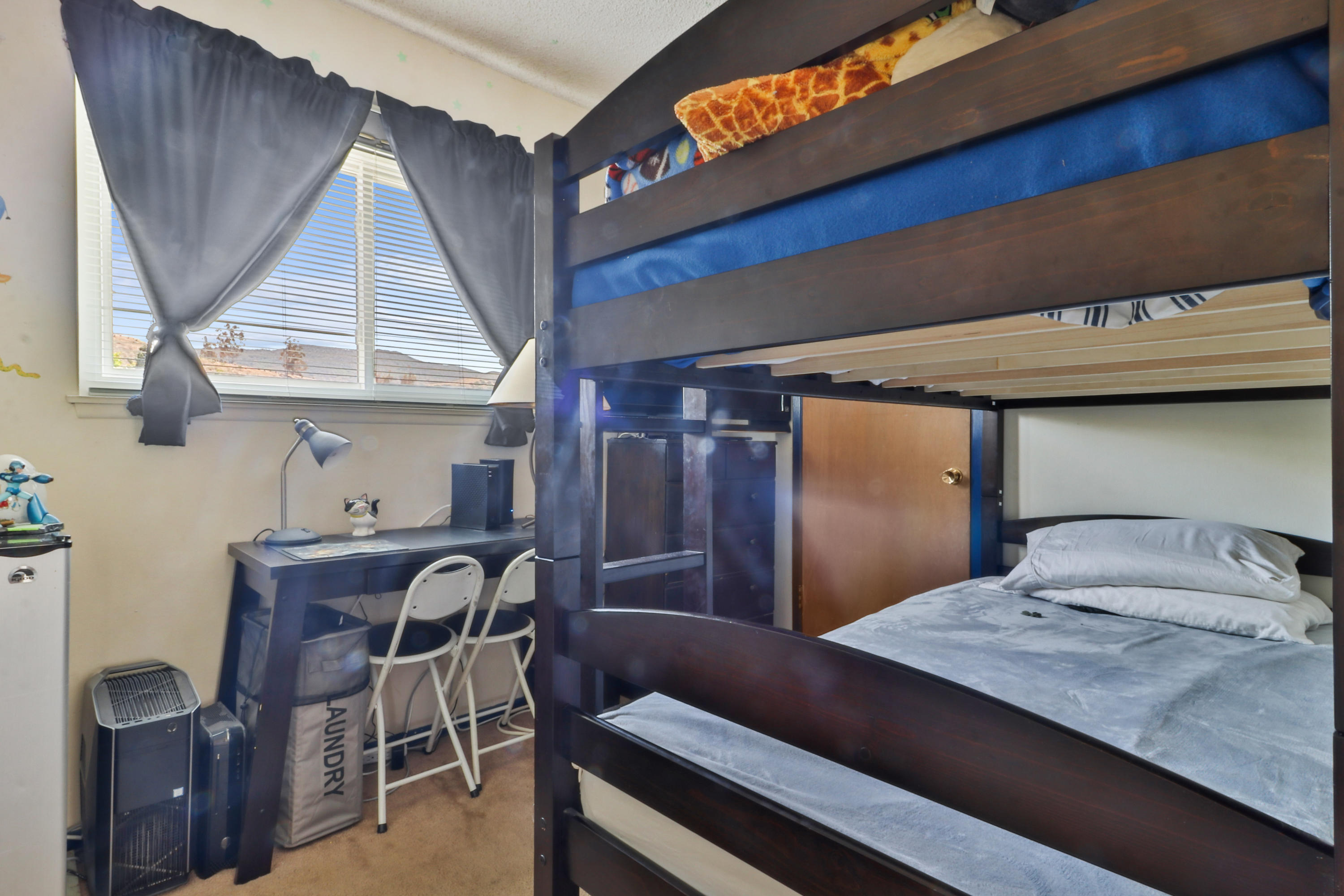 3042 Fitzgerald Road Simi Valley, CA 93065 - Photo 18 of 33 IMG_9698