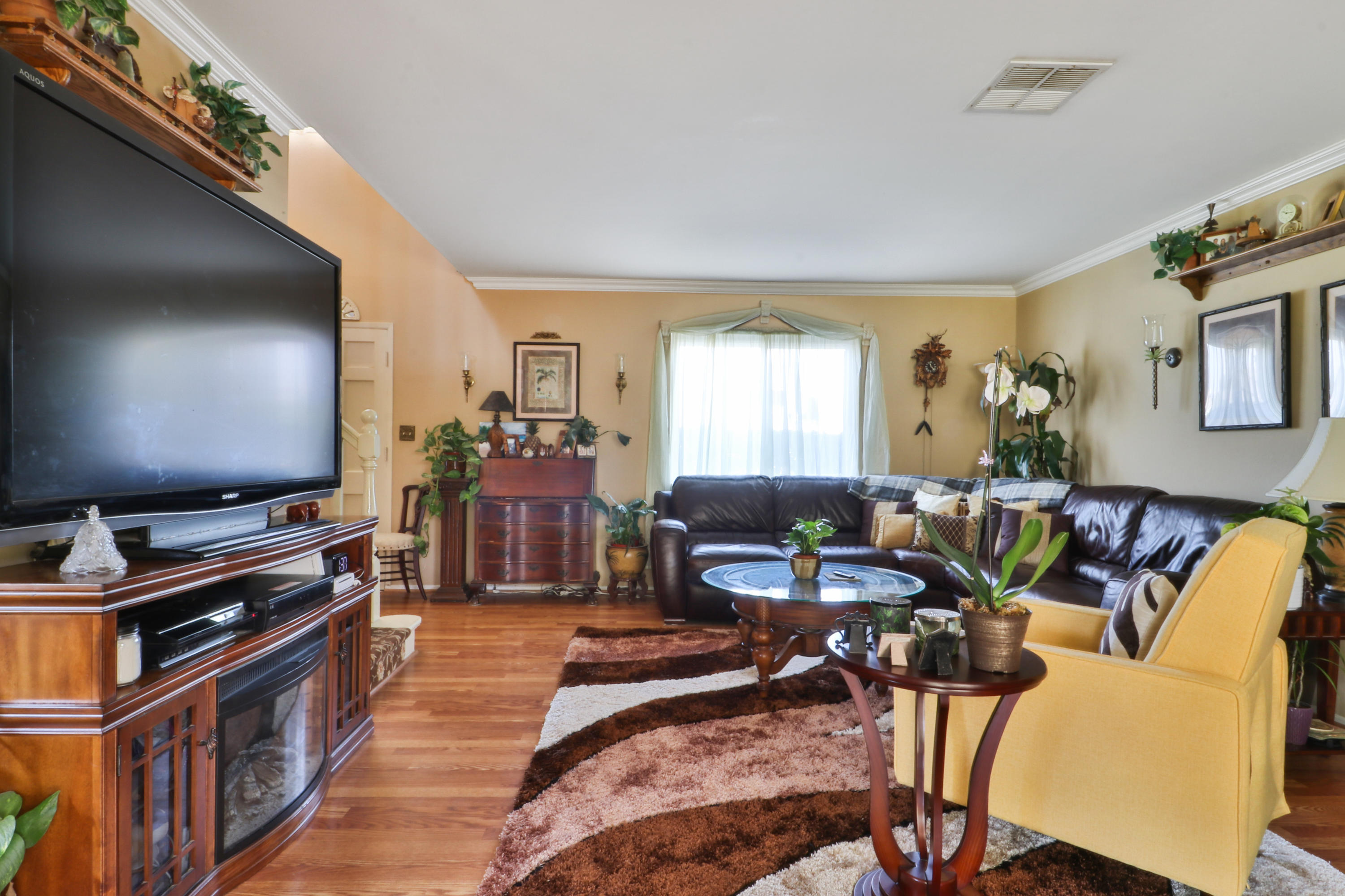 3042 Fitzgerald Road Simi Valley, CA 93065 - Photo 23 of 33 IMG_9707