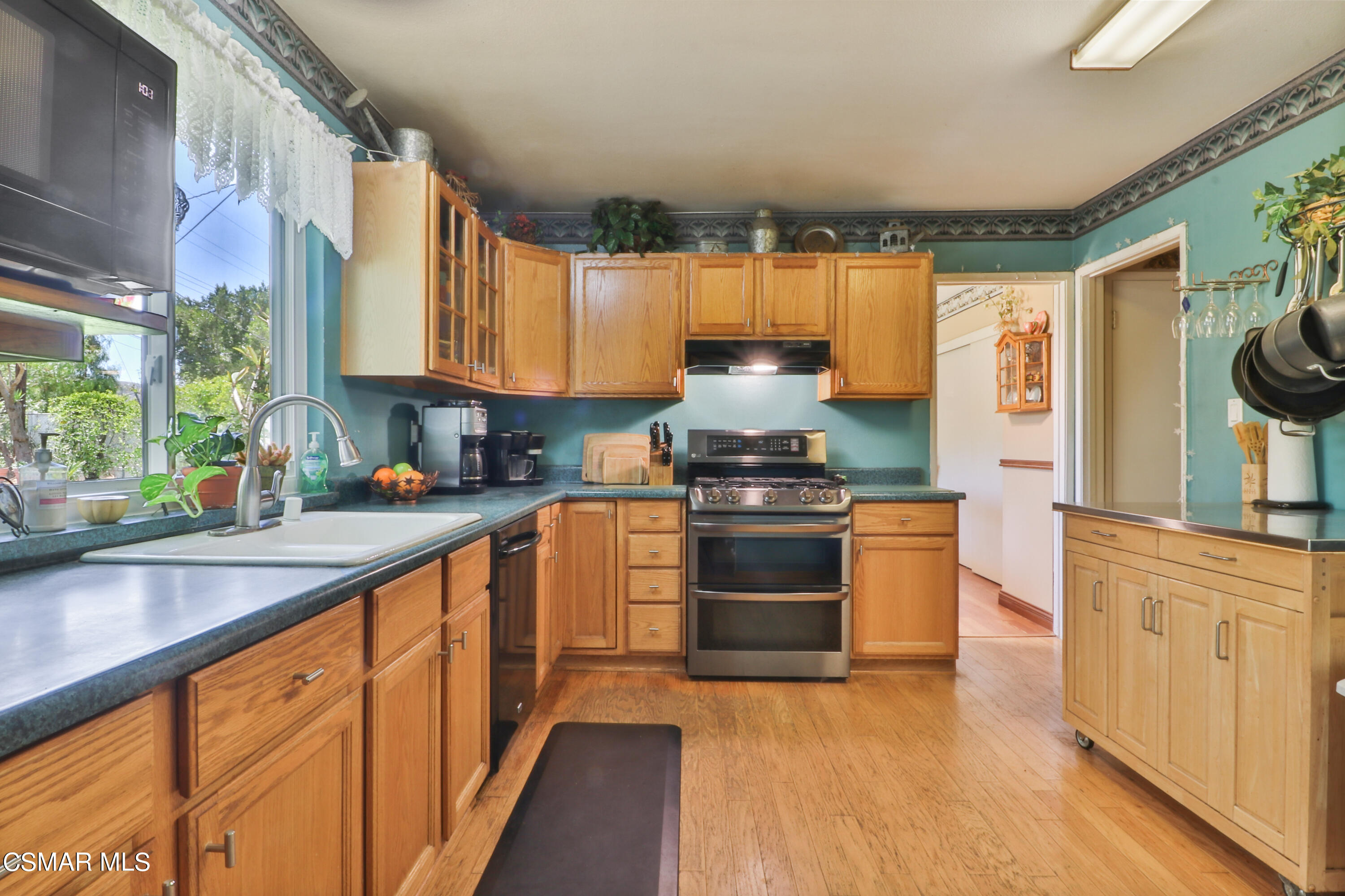 3042 Fitzgerald Road Simi Valley, CA 93065 - Photo 6 of 33 IMG_9679