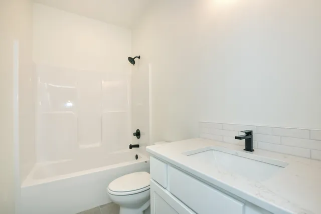 $289,900 | 401 East Sterling Street, Bentley, KS 67016