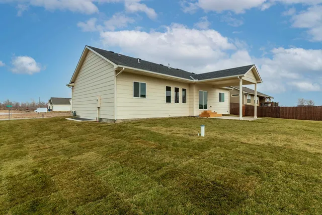$289,900 | 401 East Sterling Street, Bentley, KS 67016