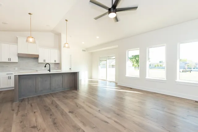 $289,900 | 401 East Sterling Street, Bentley, KS 67016