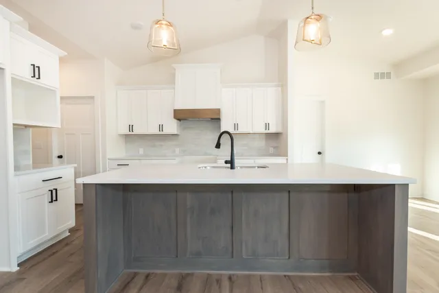 $289,900 | 401 East Sterling Street, Bentley, KS 67016