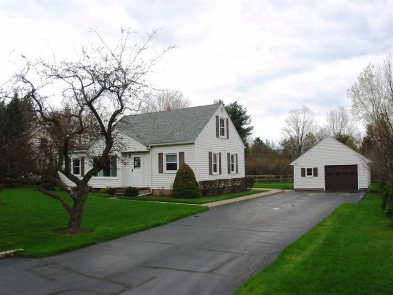 3366 Beaumont Road Ann Arbor, MI 48105 - Photo 8 of 36 Photo 8