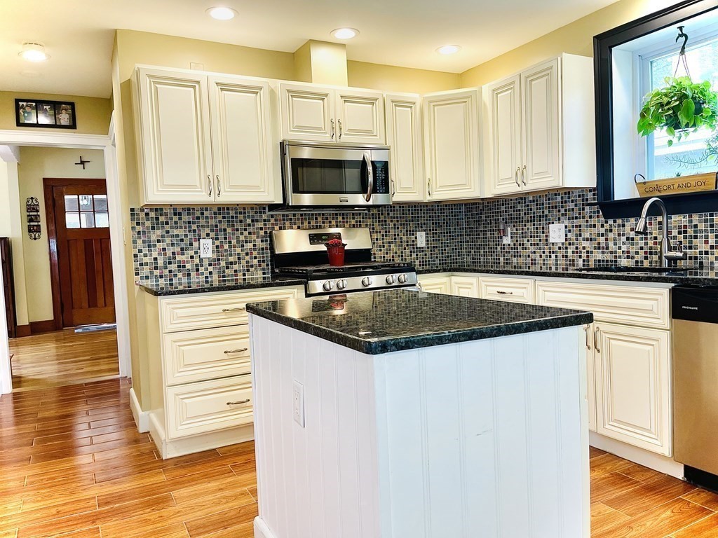 9 2nd Street Wakefield, MA 01880 - Photo 5 of 24