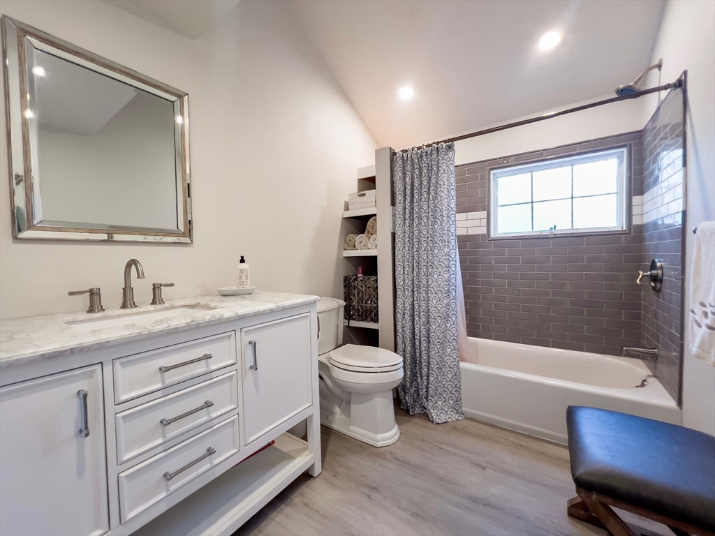 11 Cliff Road Hingham, MA 02043 - Photo 17 of 24 Gallery Image 17
