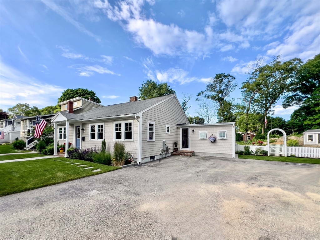 11 Cliff Road Hingham, MA 02043 - Photo 2 of 24 Gallery Image 2