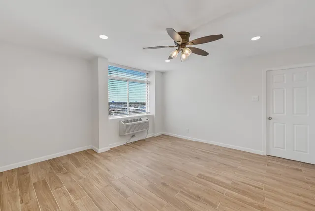 $1,200 | 7520 Hornwood Drive, Unit 704, Houston, TX 77036