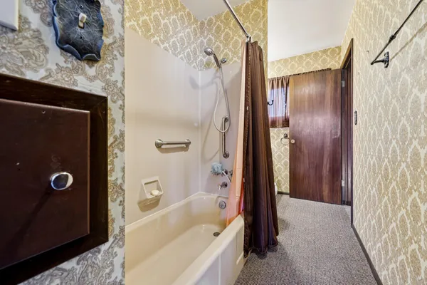 $279,900 | 6606 South 20th Street, Milwaukee, WI 53221