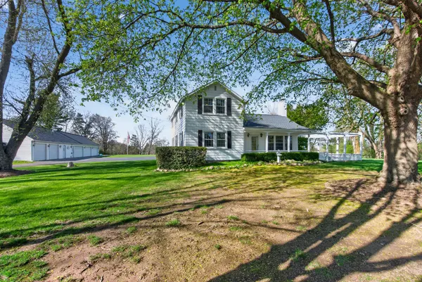 $679,900 | 6231 Moon Lake Road, Jackson, MI 49201