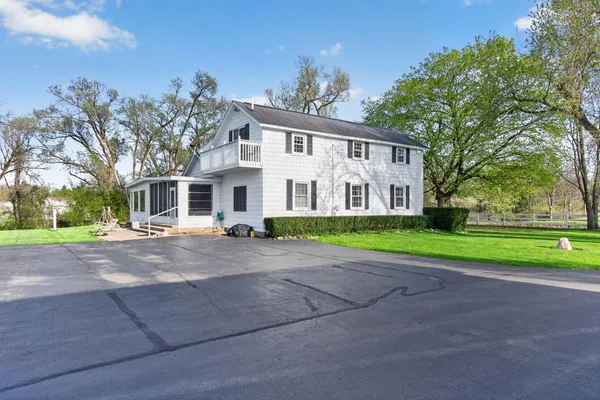 $679,900 | 6231 Moon Lake Road, Jackson, MI 49201
