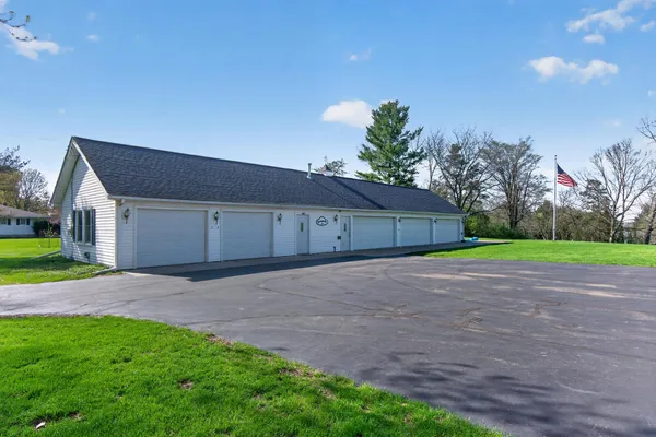 $679,900 | 6231 Moon Lake Road, Jackson, MI 49201