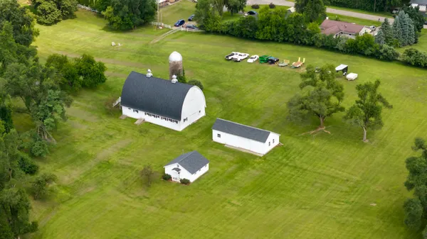 $679,900 | 6231 Moon Lake Road, Jackson, MI 49201