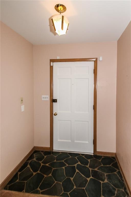 7264 Hague Road Indianapolis, IN 46256 - Photo 3 of 25 Gallery Image 3