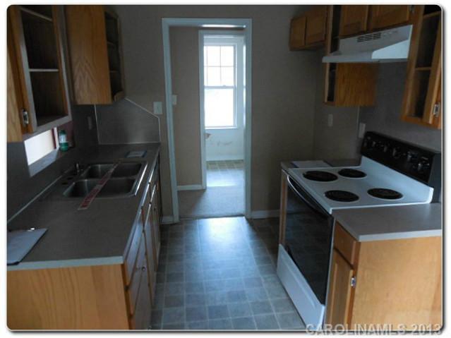 700 Raindrops Road Gastonia, NC 28054 - Photo 4 of 11 Gallery Image 4