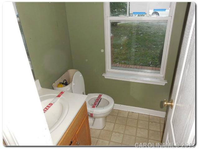 700 Raindrops Road Gastonia, NC 28054 - Photo 6 of 11 Gallery Image 6