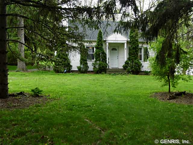27 Wright Road Henrietta, NY 14467 - Photo 1 of 1 Exterior Front. Welcome to 27 Wright road.Private