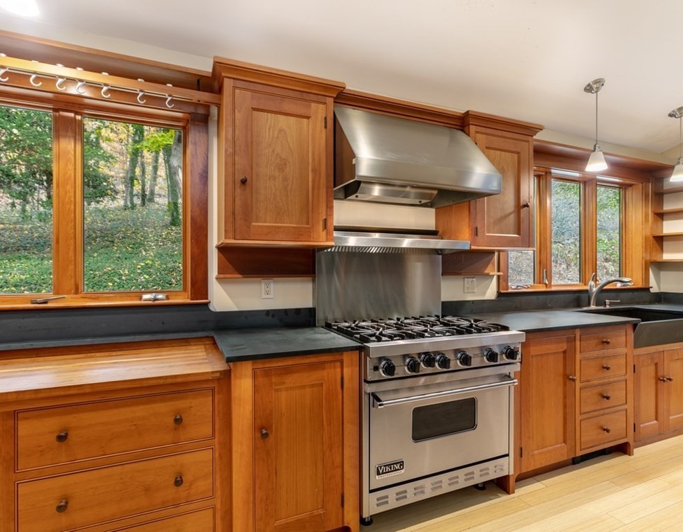 14 Stratham Road Lexington, MA 02421 - Photo 11 of 30 Gallery Image 11